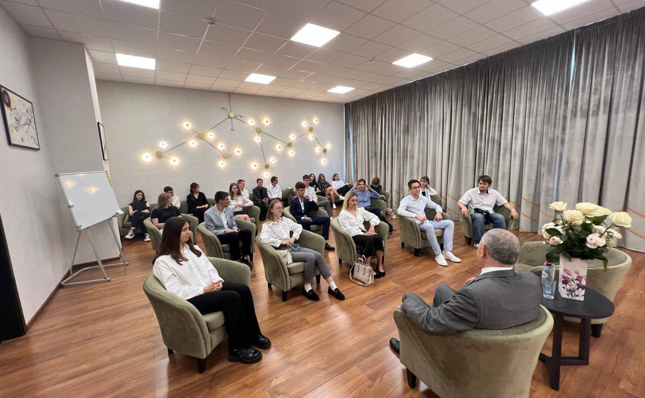 Анатолий Артамонов принял участие в прошедших в Калуге торжественных мероприятиях, посвященных Дню знаний