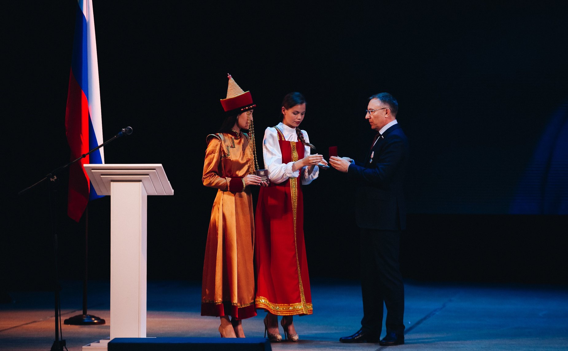 А. Варфоломеев принял участие в торжественном собрании по случаю 25-летия регионального парламента