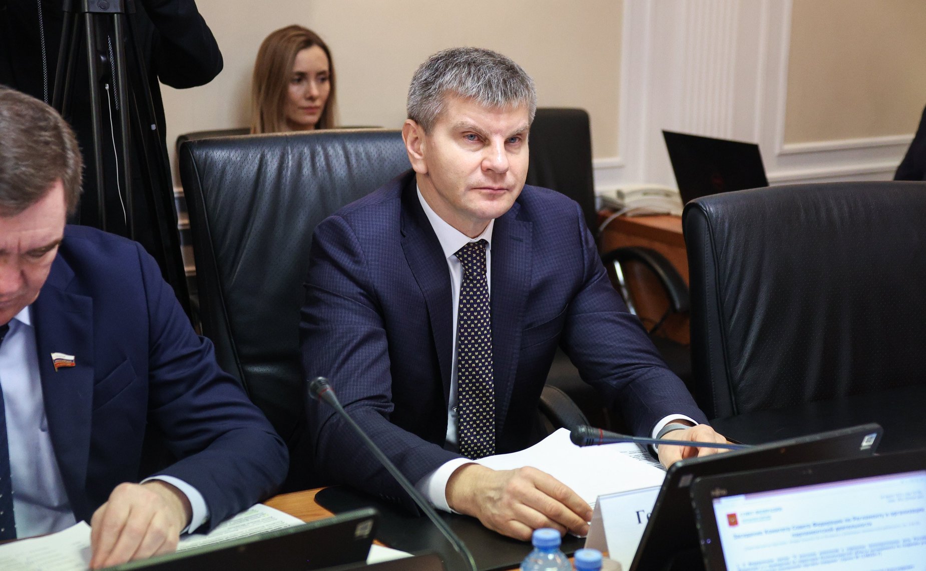 Геннадий Голов