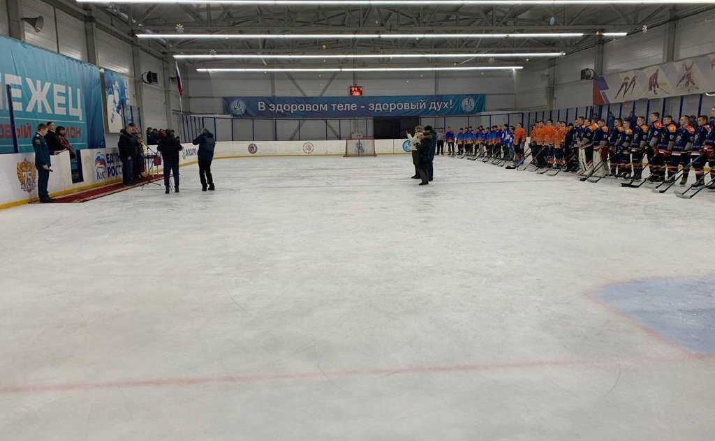 Юрий Воробьев поздравил спасателей Вологодской области, преподавательский состав и воспитанников образовательного центра «Корабелы Прионежья» с профессиональным праздником — Днем спасателя