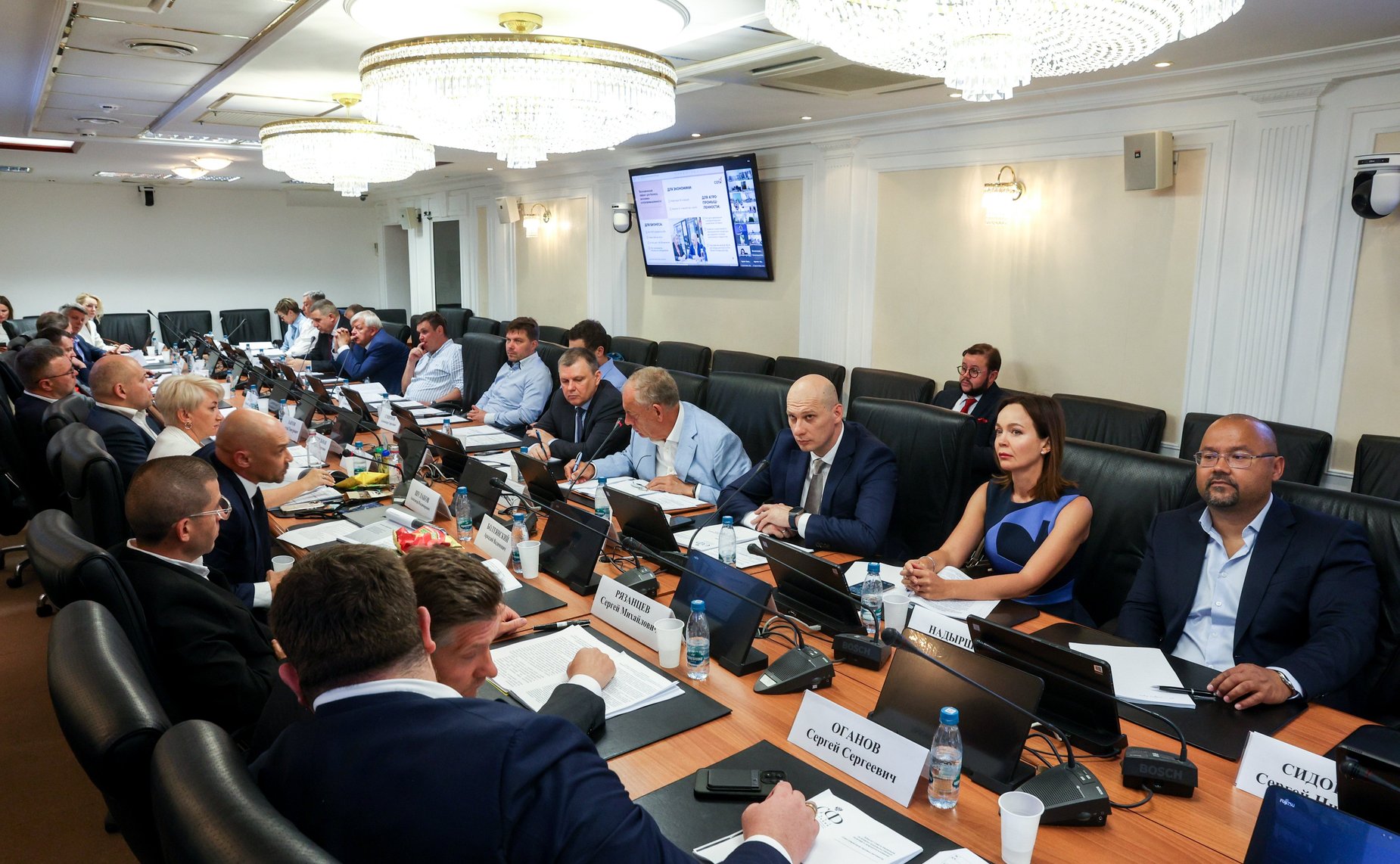 Совещание Комитета СФ по аграрно-продовольственной политике и природопользованию «Проблемы и перспективы развития автоматизированной торговли в Российской Федерации – качество воды в розлив»