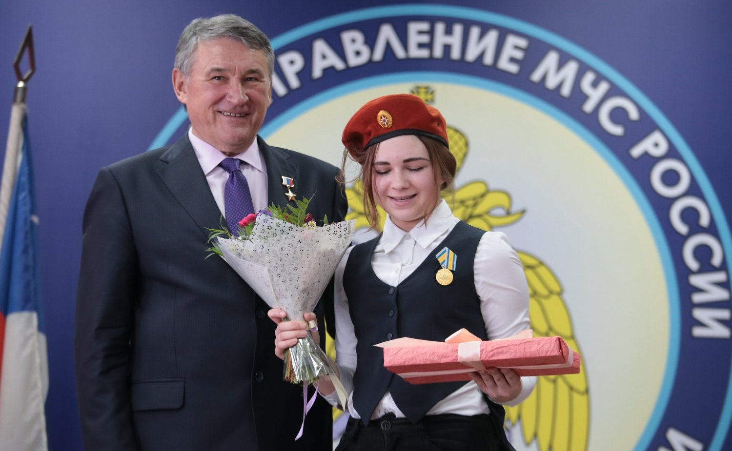 Ю. Воробьев. Награждение МЧС