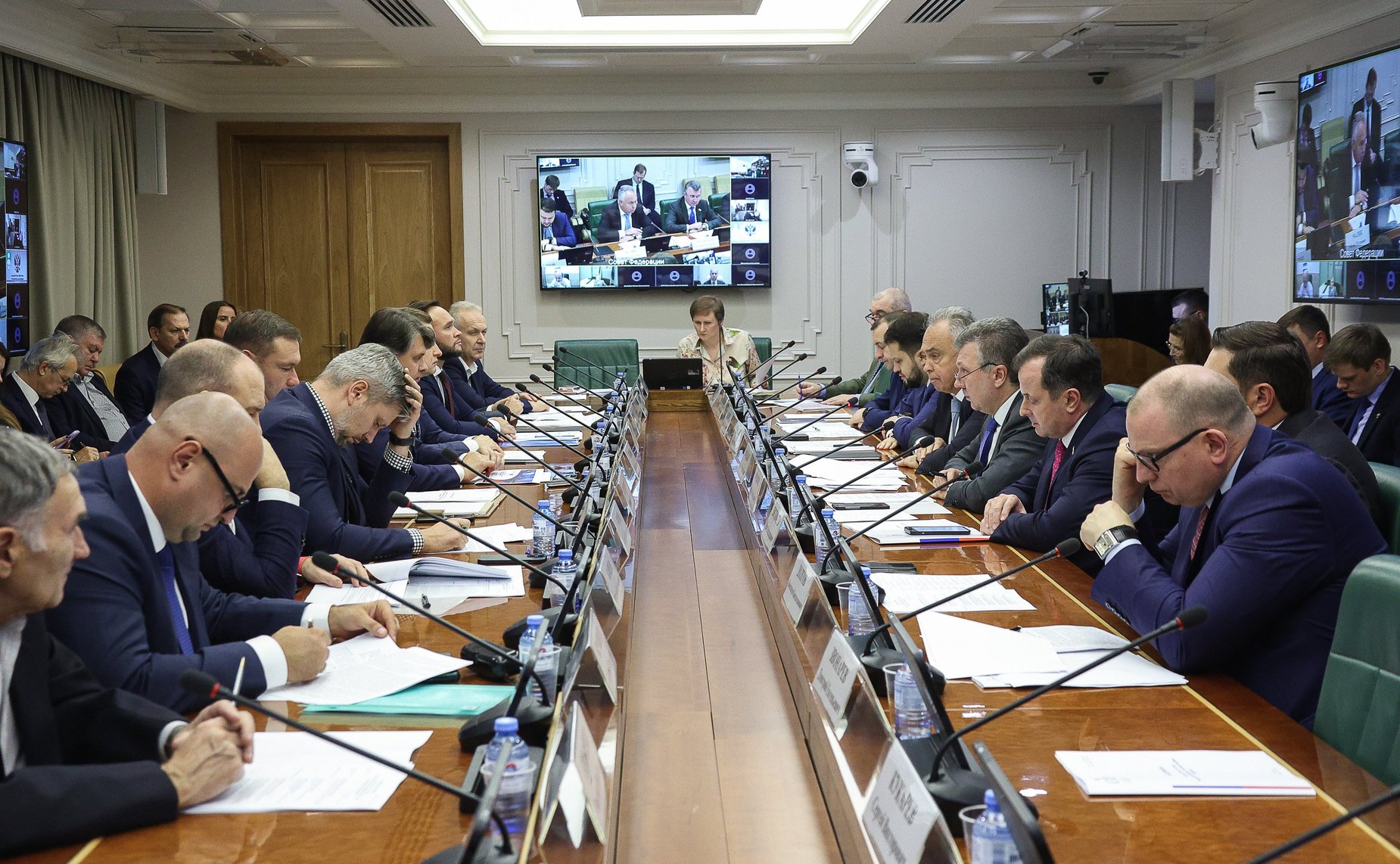 Круглый стол Комитета СФ по экономической политике на тему «Развитие региональных и местных воздушных перевозок»