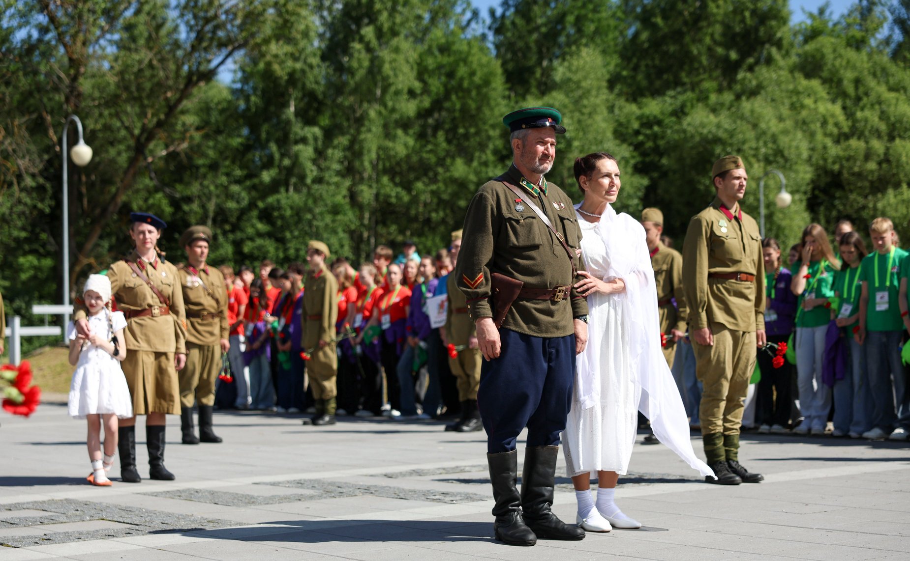 Культурно-образовательный проект «Поезд памяти». Полоцк. Мемориальный комплекс памяти жертв фашизма «Урочище Пески». Театрализованная постановка «Одна война – одна боль». Возложение цветов