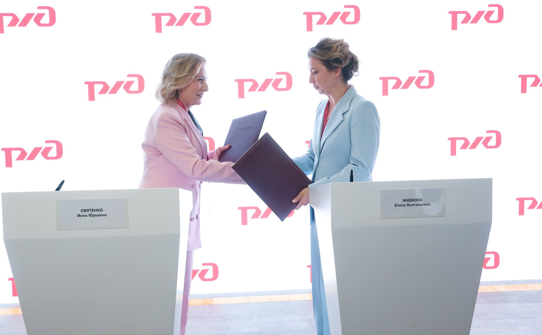 XXVIII Петербургский международный экономический форум (ПМЭФ’25). Подписание соглашения о сотрудничестве между Советом по региональному здравоохранению при СФ и ОАО «Российские железные дороги»