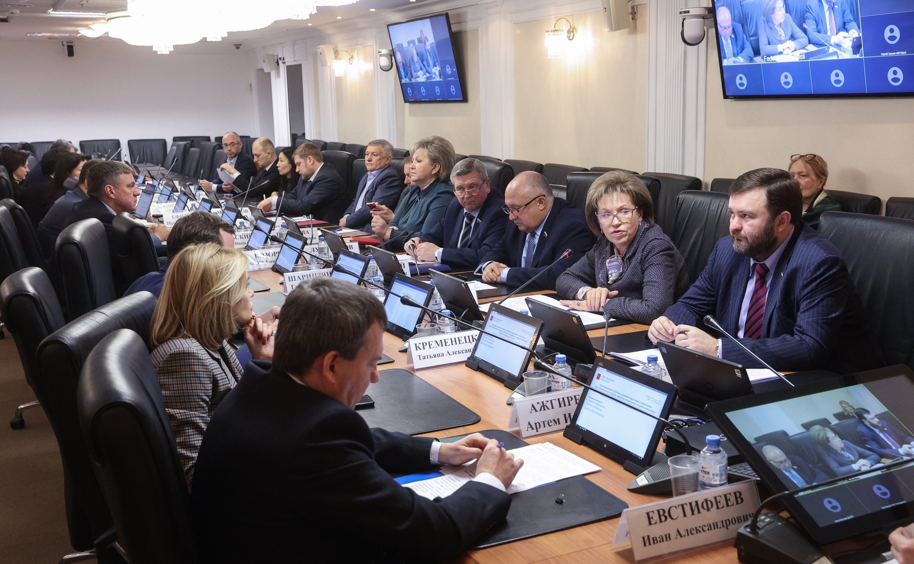 Круглый стол на тему «Трансформация системы целевой подготовки и механизма гарантированного трудоустройства инженерных кадров в реальные секторы экономики России»