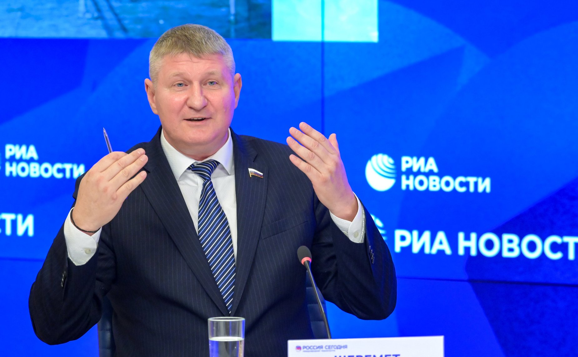 Сенатор РФ Сергей Карякин принял участие в видеомосте Москва — Симферополь «Крым и Россия — вместе навсегда» к 12-й годовщине воссоединения Крыма и Севастополя с Россией