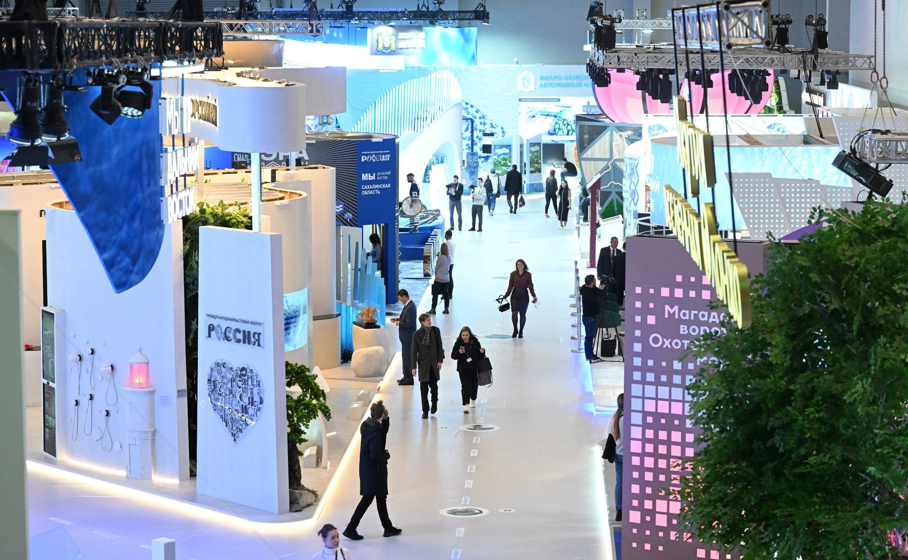 Екатерина Алтабаева посетила Международную выставку-форум «Россия» и приняла участие в открытии корабля-стенда, посвящённого Севастополю