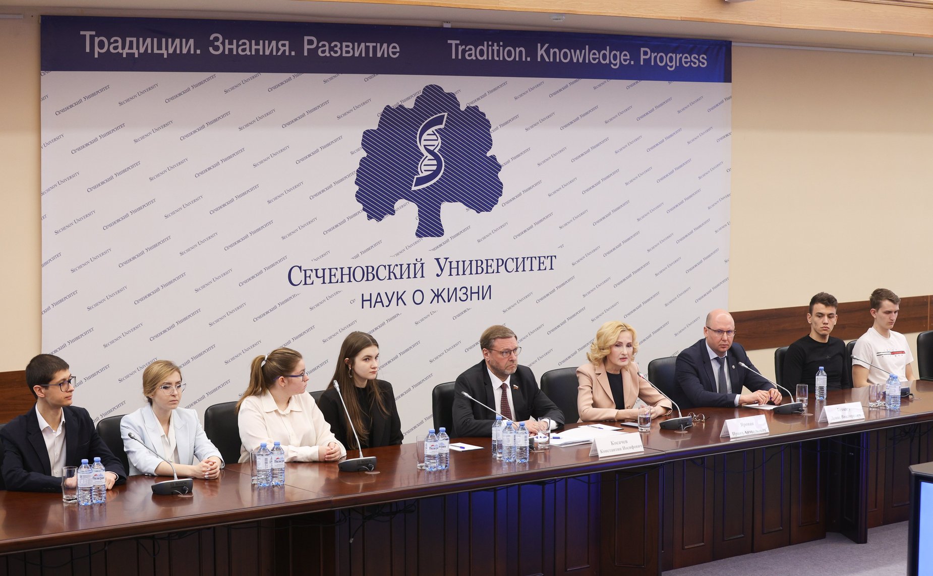 Заседание Научно-консультативного совета при парламентской Комиссии по расследованию обстоятельств, связанных с созданием американскими специалистами биологических лабораторий на территории Украины