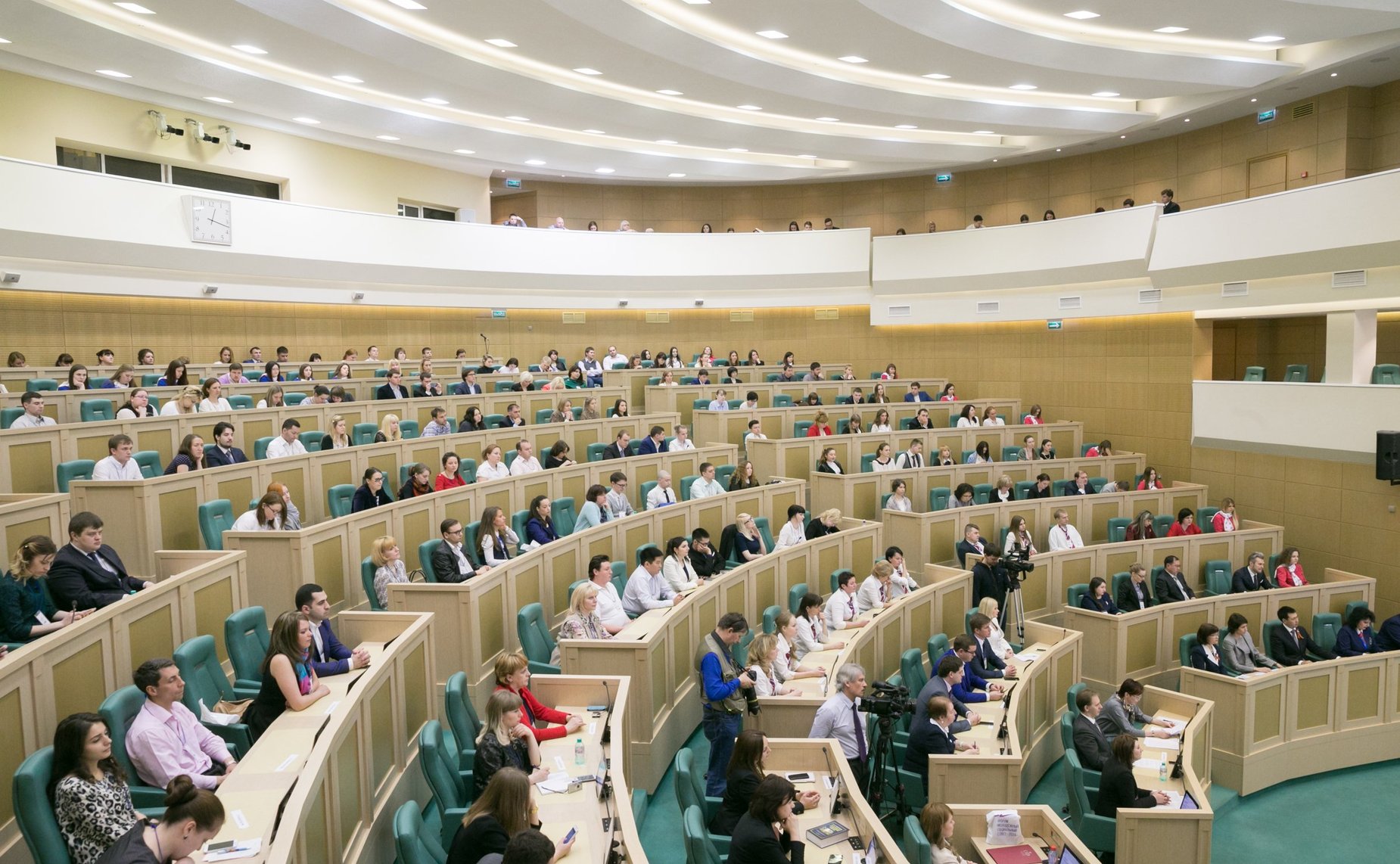 В Совете Федерации состоялась встреча с молодыми социальными работниками — участниками Форума «Молодежный социальный совет-2016»