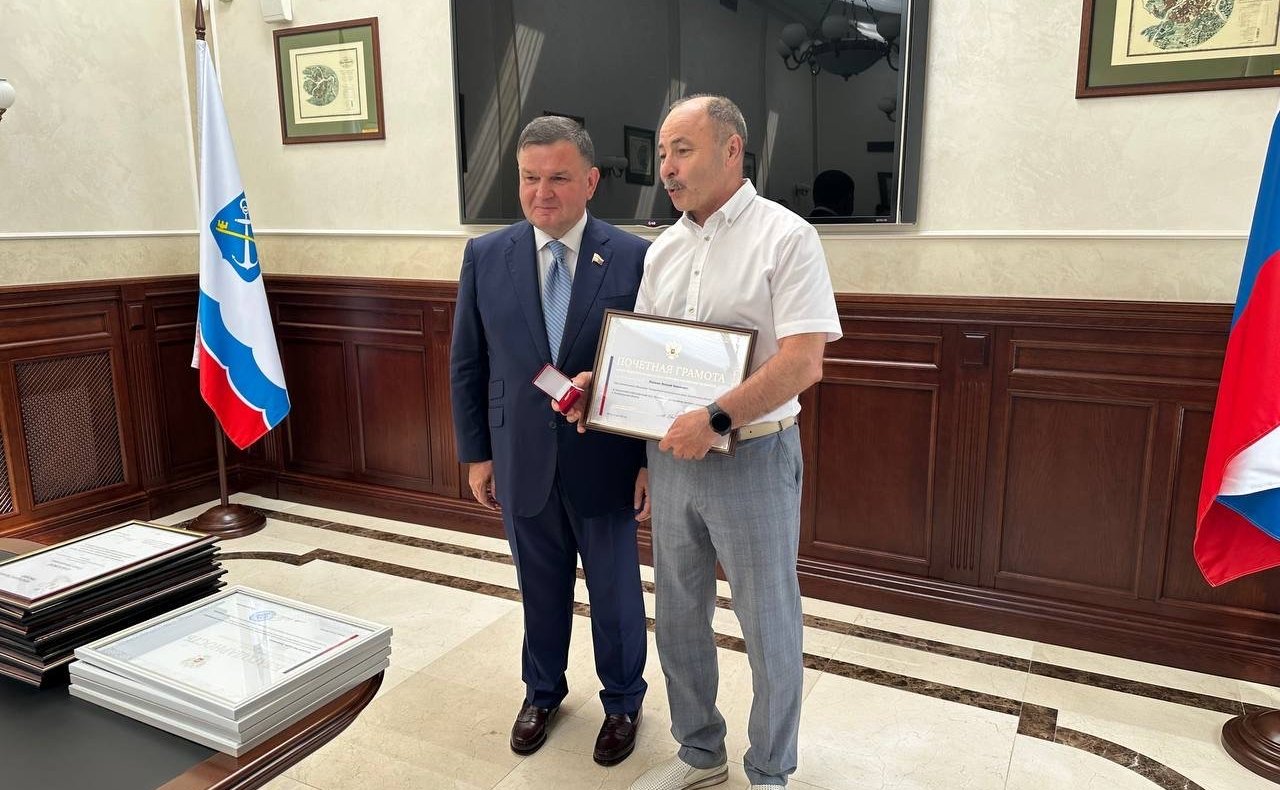 Сергей Перминов вручил награды СФ землякам в День Ленинградской области