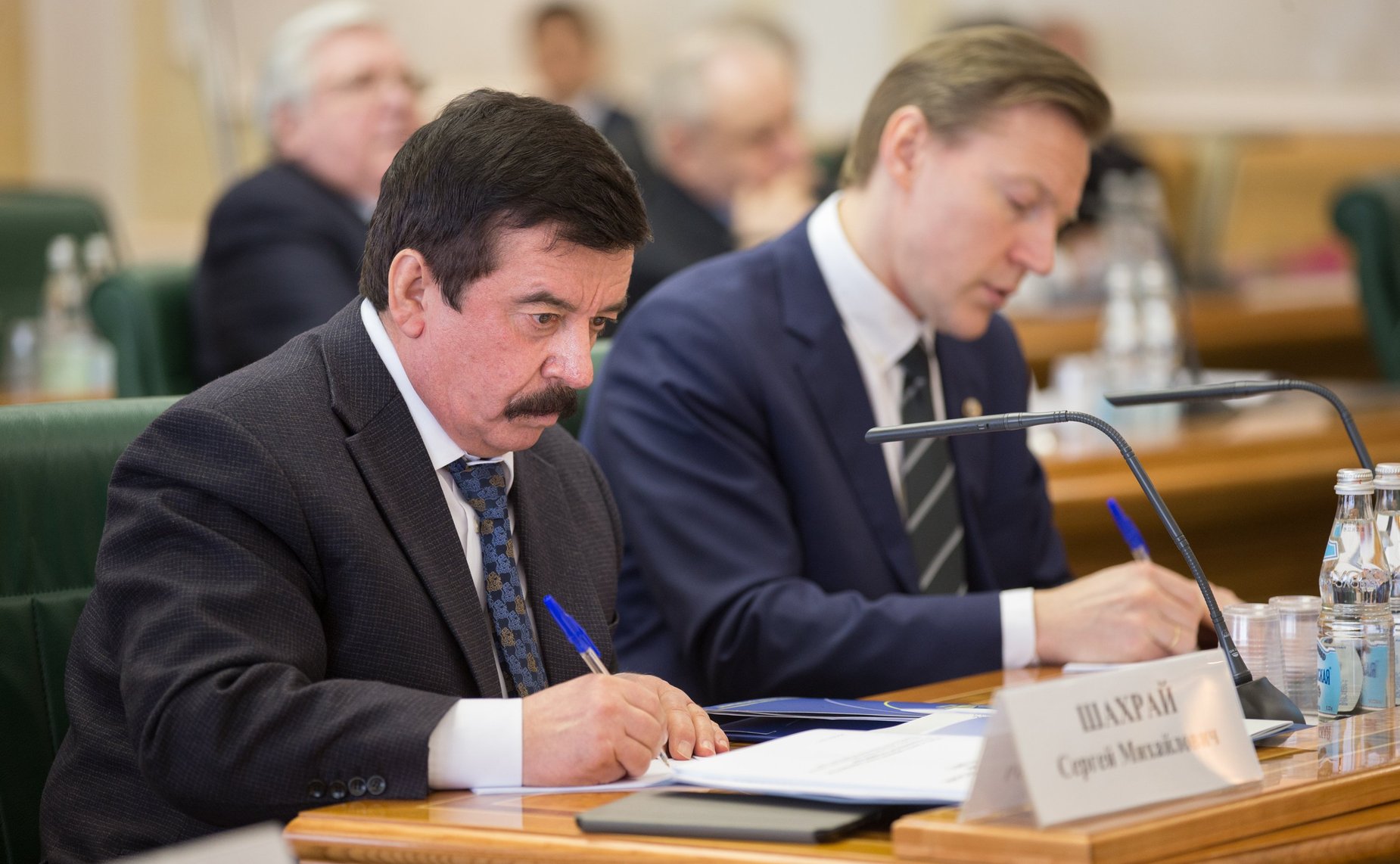 С. Шахрай