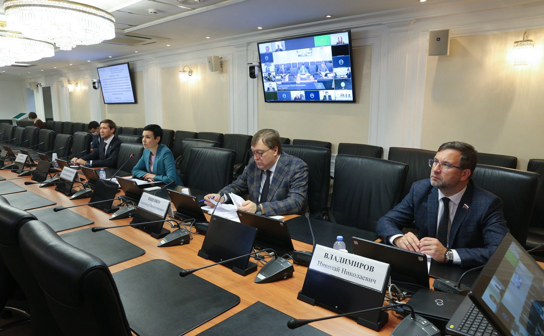 «Круглый стол» на тему «Актуальные вопросы увеличения доли массовых социально значимых услуг в электронном формате»