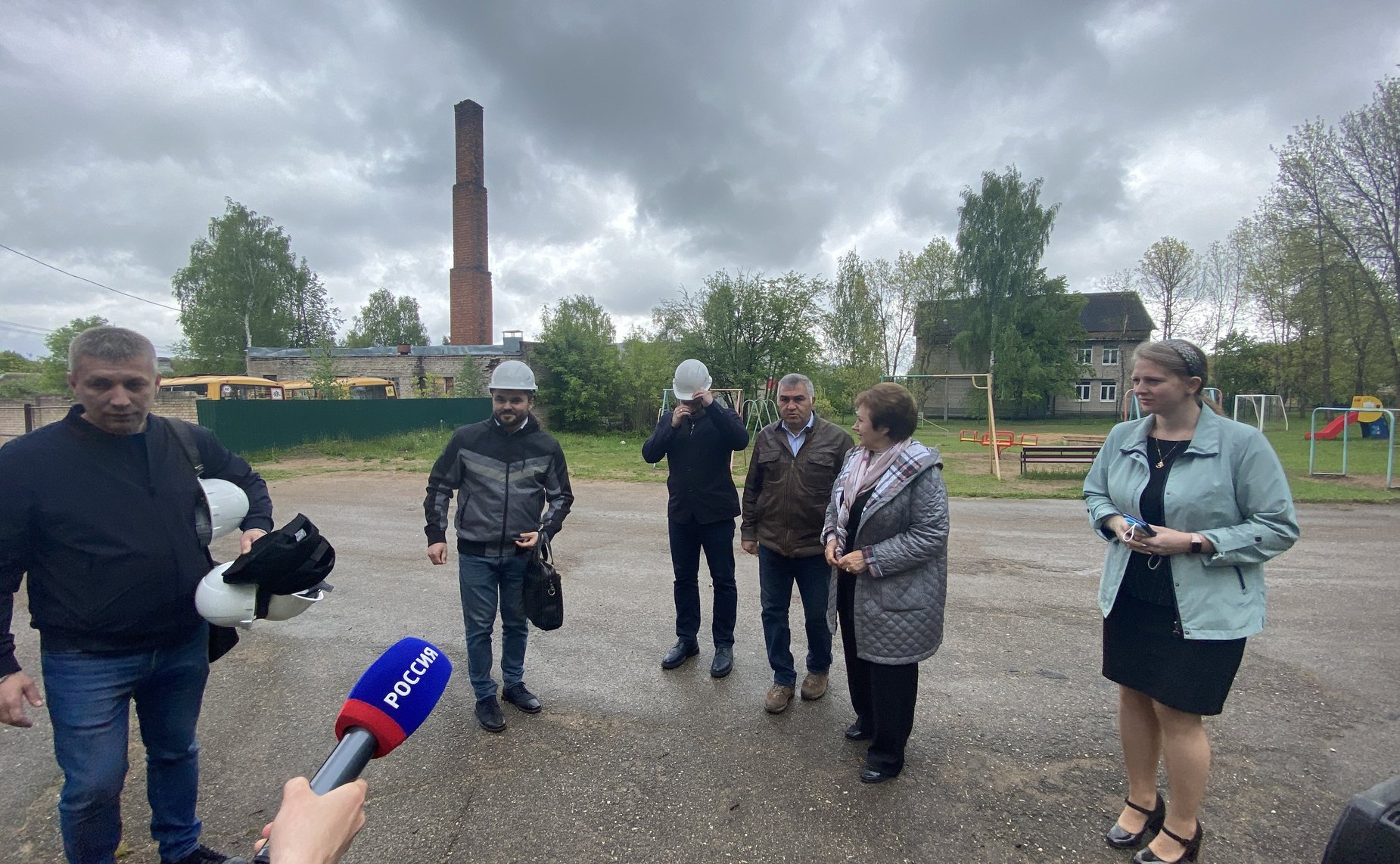 Елена Бибикова проинспектировала ход капремонта школы-интерната в Пушкинских Горах Псковской области
