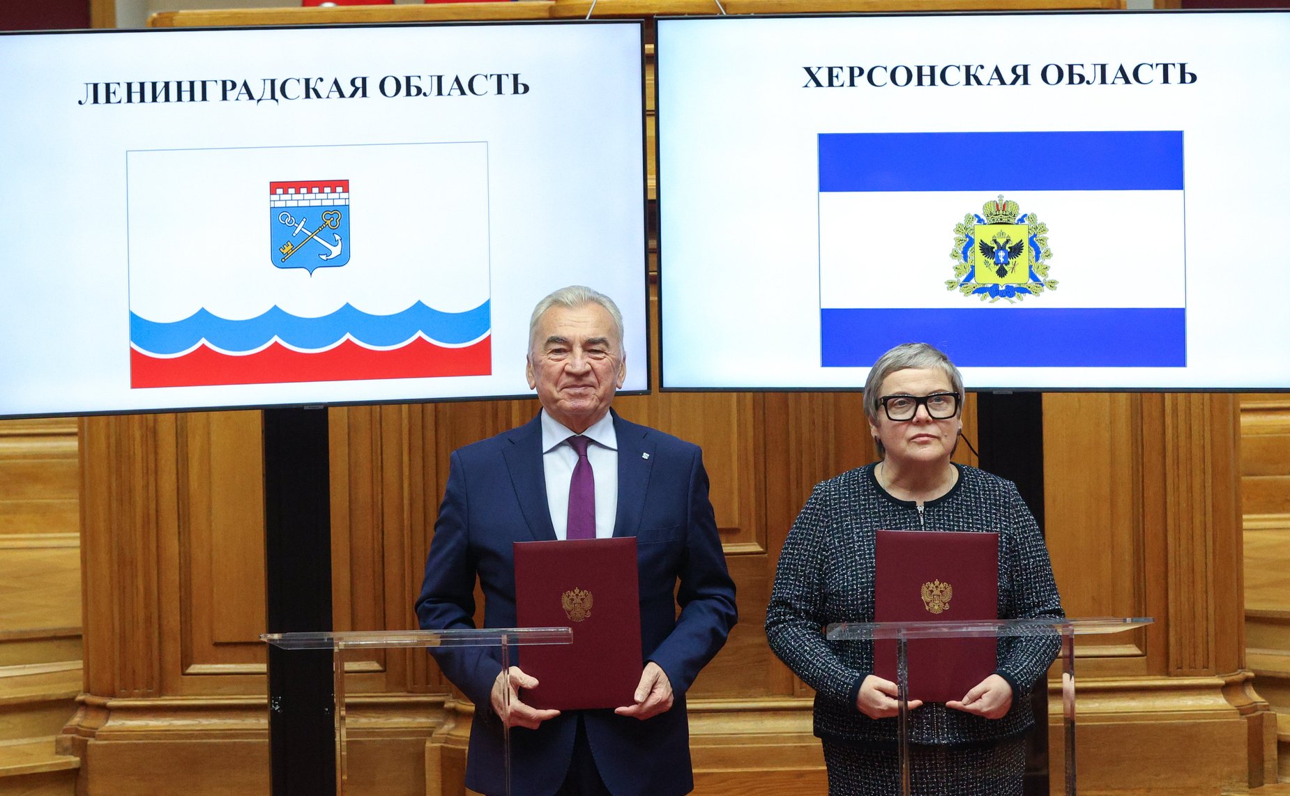 Церемония подписания соглашений о сотрудничестве между законодательными органами субъектов Российской Федерации