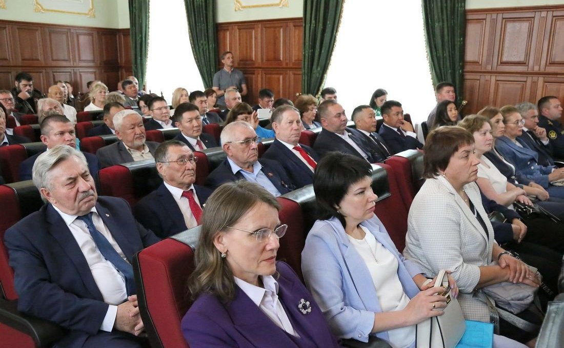 Татьяна Гигель приняла участие в представлении назначенного Президентом России Владимиром Путиным временно исполняющим обязанности главы региона Андрея Турчака, которое прошло в Большом зале правительства