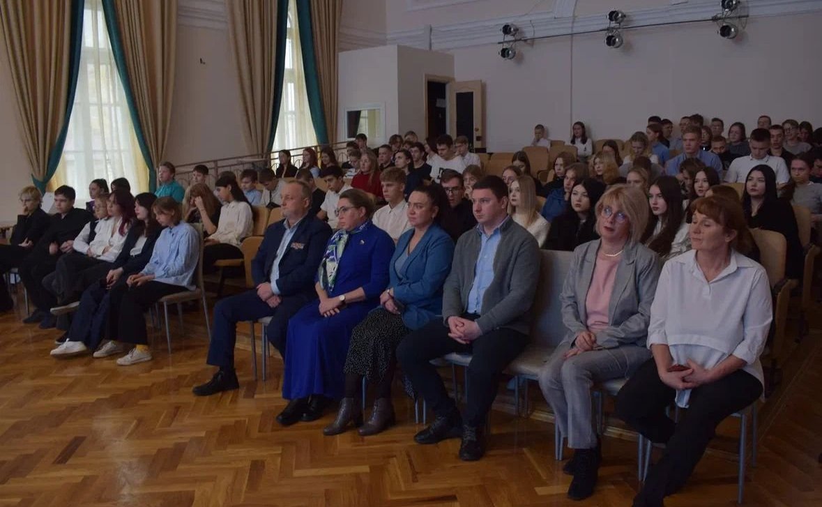 Елена Шумилова посетила кинопоказ фильма об участниках СВО