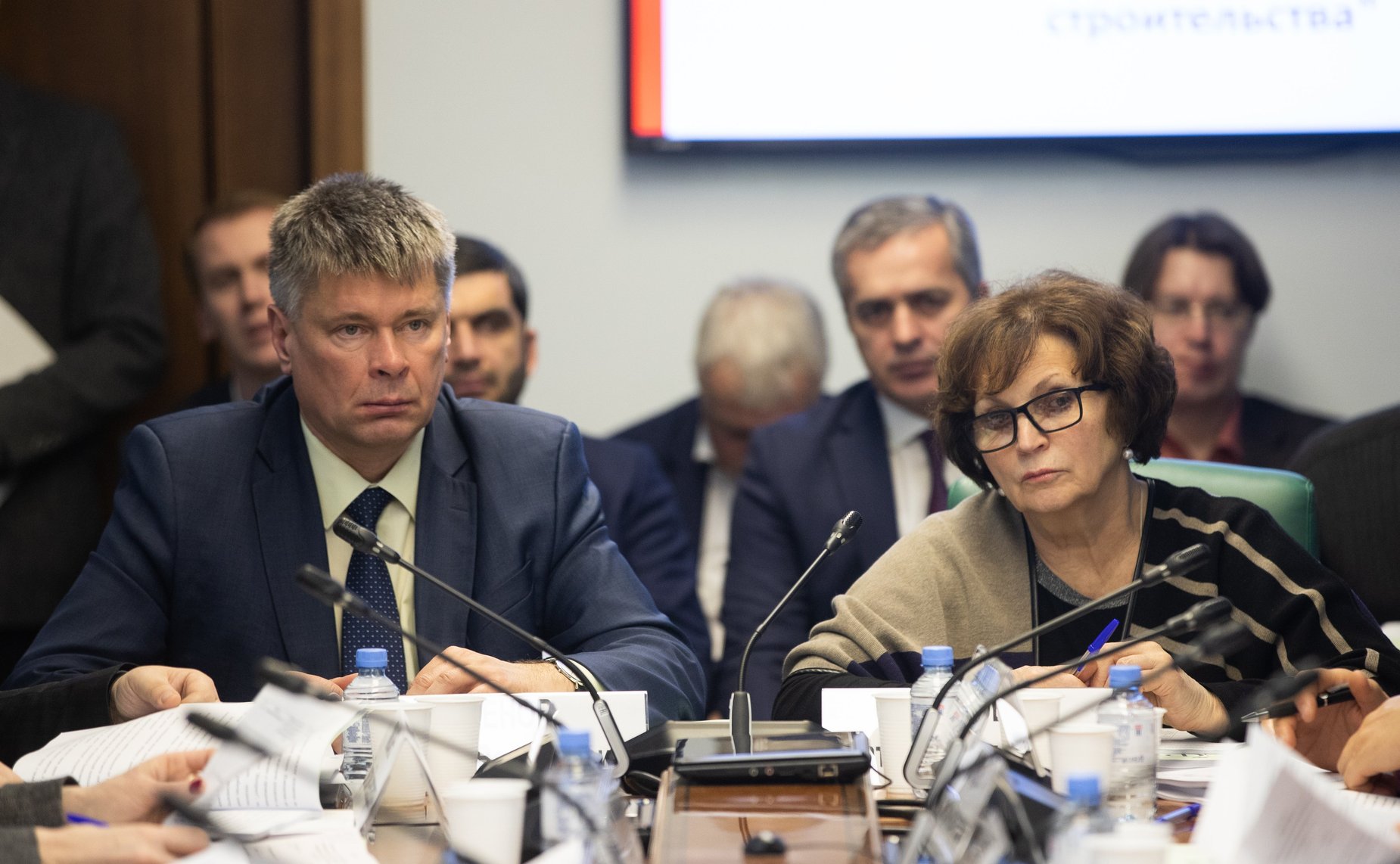 «Круглый стол» на тему «Использование инструментов комплексного освоения территорий и развития застроенных территорий для решения задачи по увеличению объемов жилищного строительства»