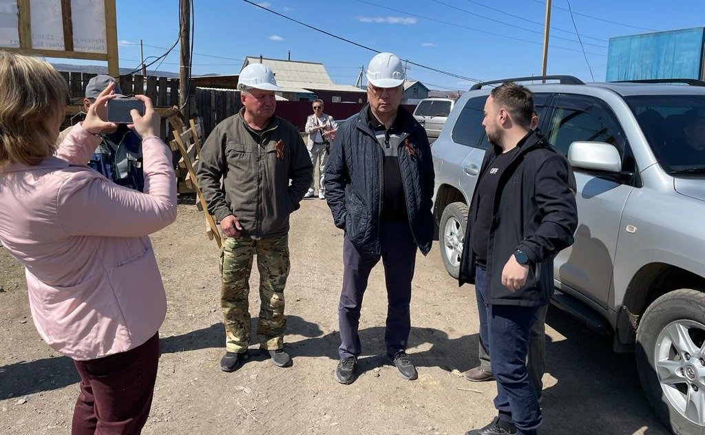 Баир Жамсуев в ходе поездки в регионе проинспектировал объекты строительства и капитального ремонта, работа на которых ведется в рамках национальных проектов и государственных программ