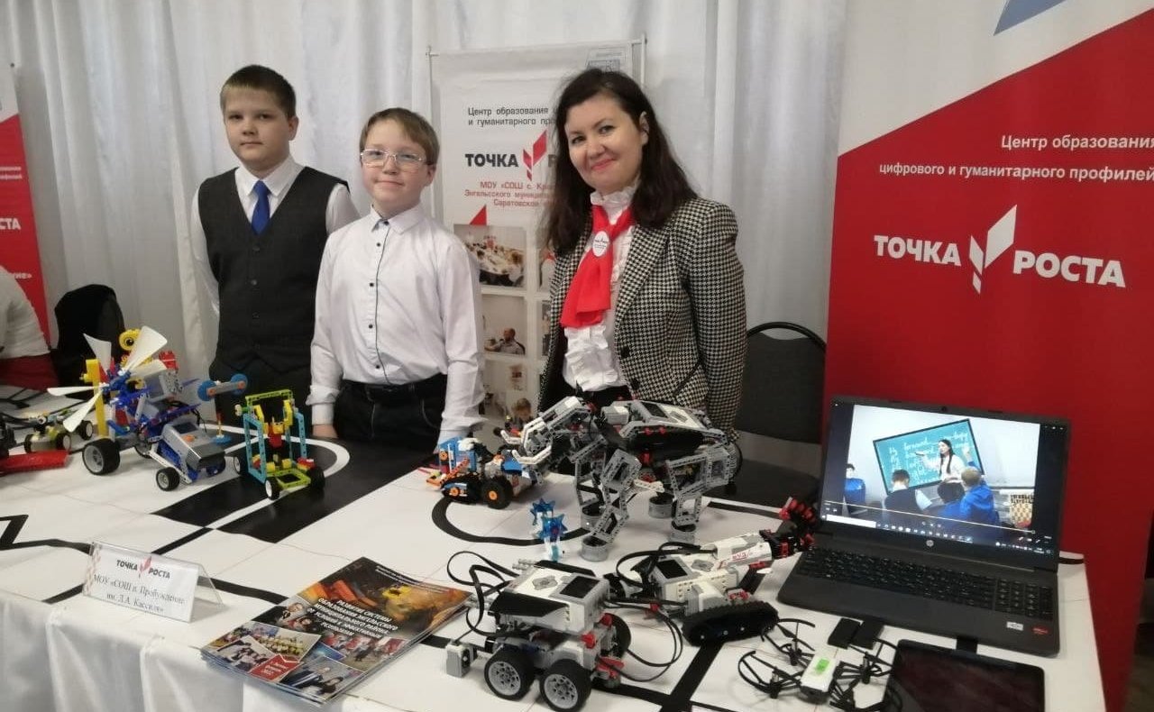 Олег Алексеев в ходе работы в регионе посетил Энгельсский и Краснокутский муниципальные районы