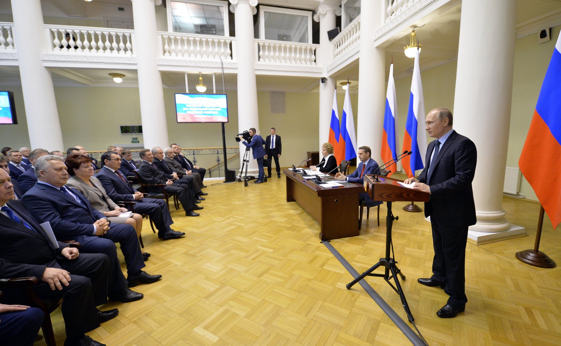 В. Путин выступил перед членами Совета законодателей