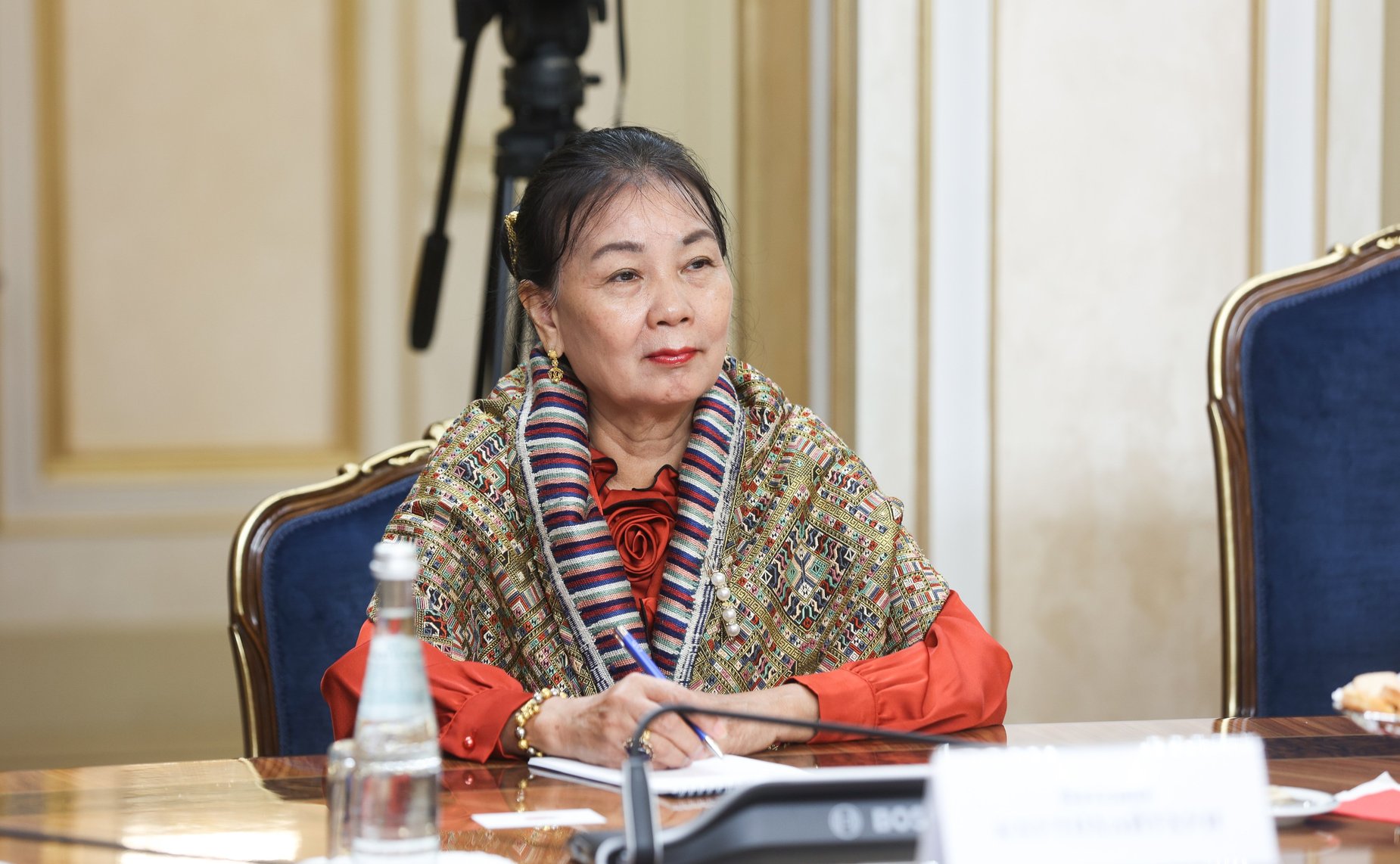 Встреча Николая Журавлева с членом Политбюро Народно-революционной партии Лаоса, Председателем Центрального комитета Лаосского фронта национального развития