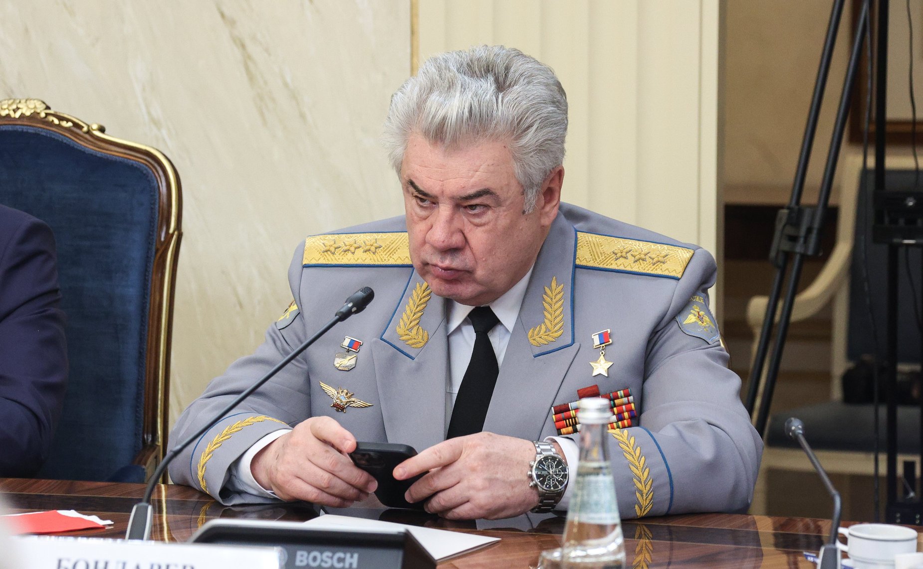 Виктор Бондарев