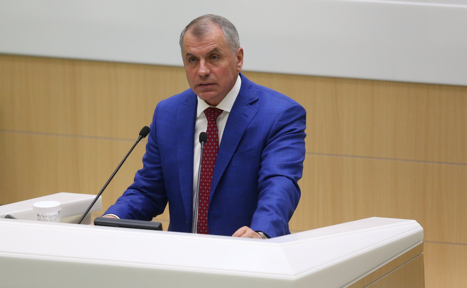 Владимир Константинов