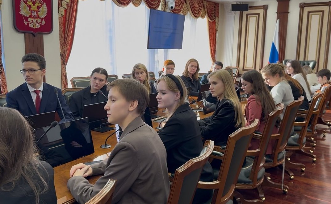 Александр Ролик провёл встречу со студентами-старостами первого курса Юридического факультета МГУ имени М.В. Ломоносов