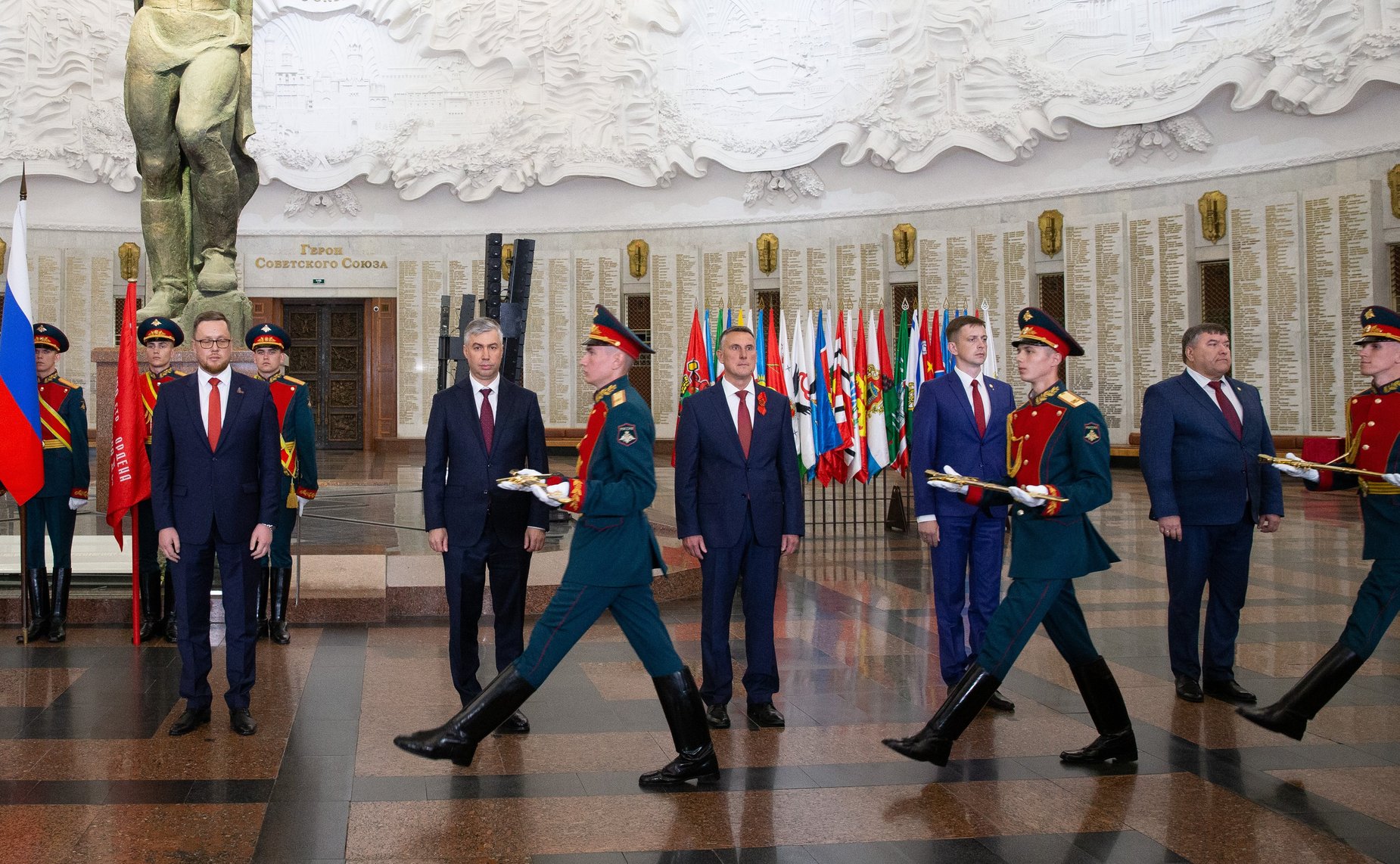 Торжественная церемония передачи «Мечей Победы» Городам воинской славы