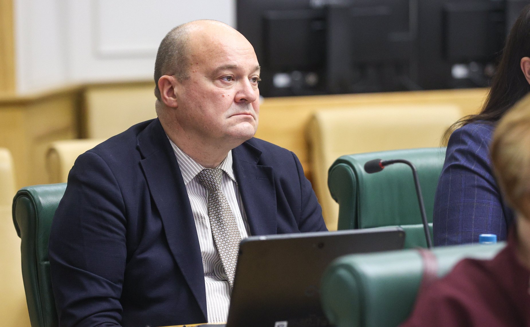 Круглый стол на тему «Особый порядок привлечения к административной ответственности судей и иных должностных лиц, выполняющих определенные государственные функции»