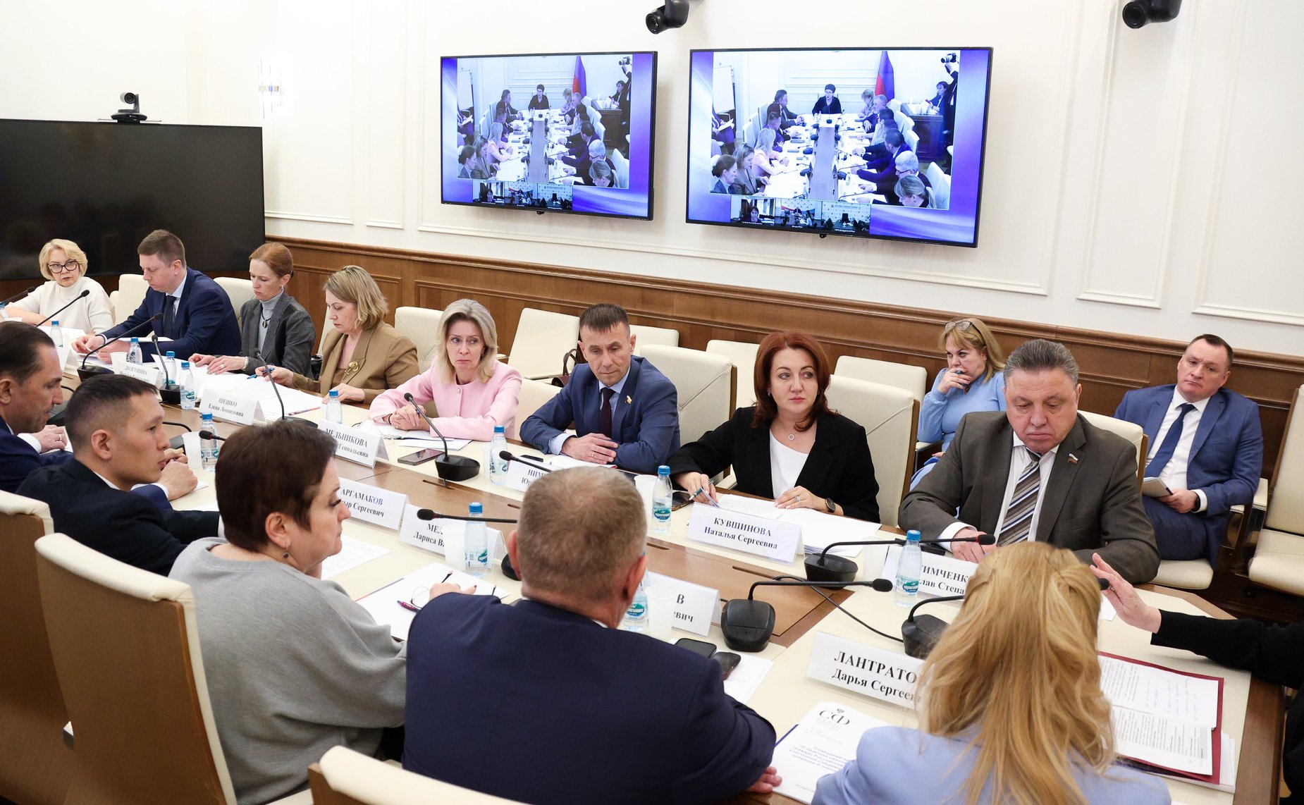 Совещание Комитета СФ по социальной политике «О практике обеспечения прав граждан РФ — участников специальной военной операции и членов их семей»