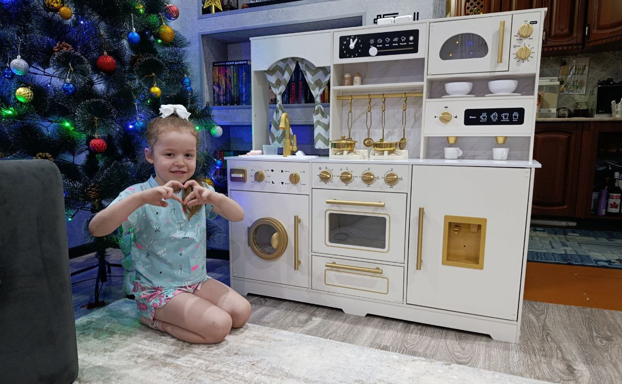 Елена Перминова приняла участие во Всероссийской акции «Ёлка желаний»