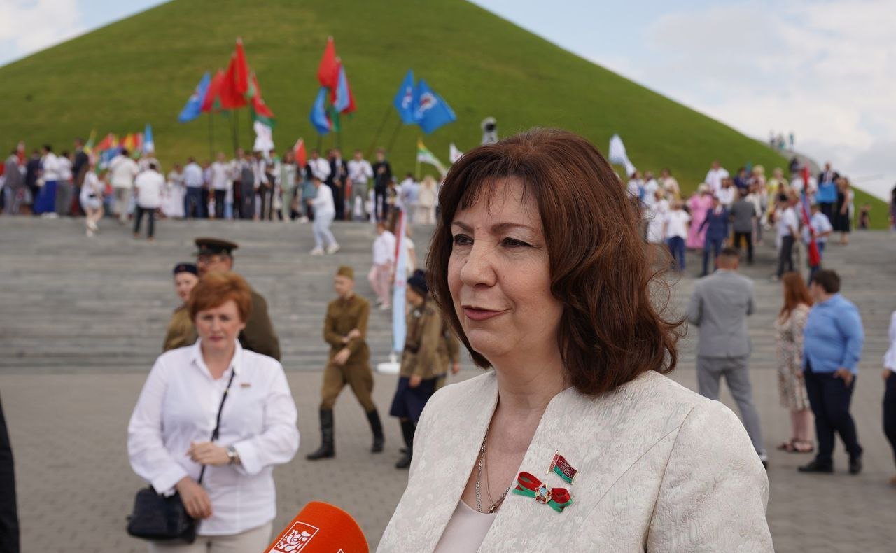 Участники акции почтили память героев Великой Отечественной войны в мемориальном комплексе «Курган Славы» в Минске