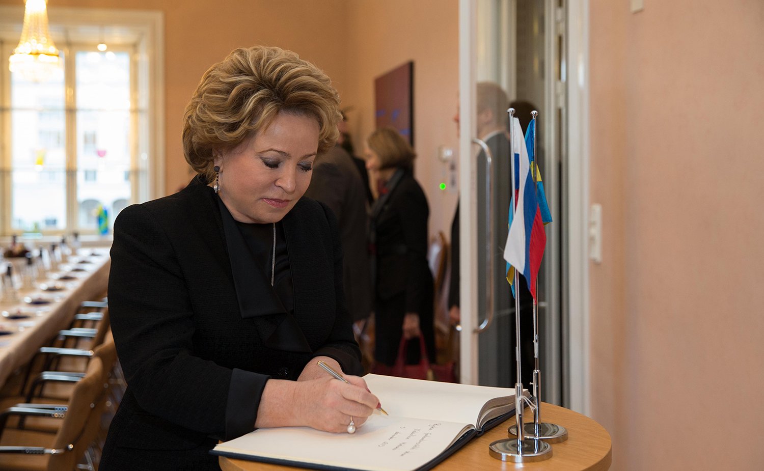 В. матвиенко. Швеция. роспись в книге