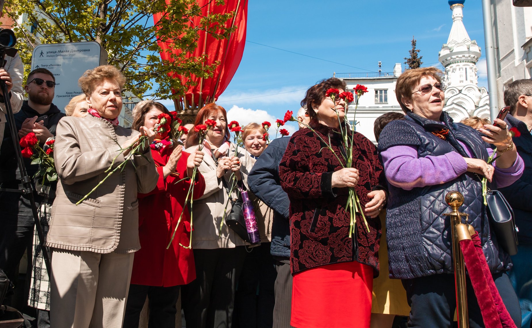 Инна Святенко приняла участие в церемонии открытия мемориальной доски дважды Герою Социалистического Труда, почетному гражданину города Москвы Владимиру Ивановичу Долгих