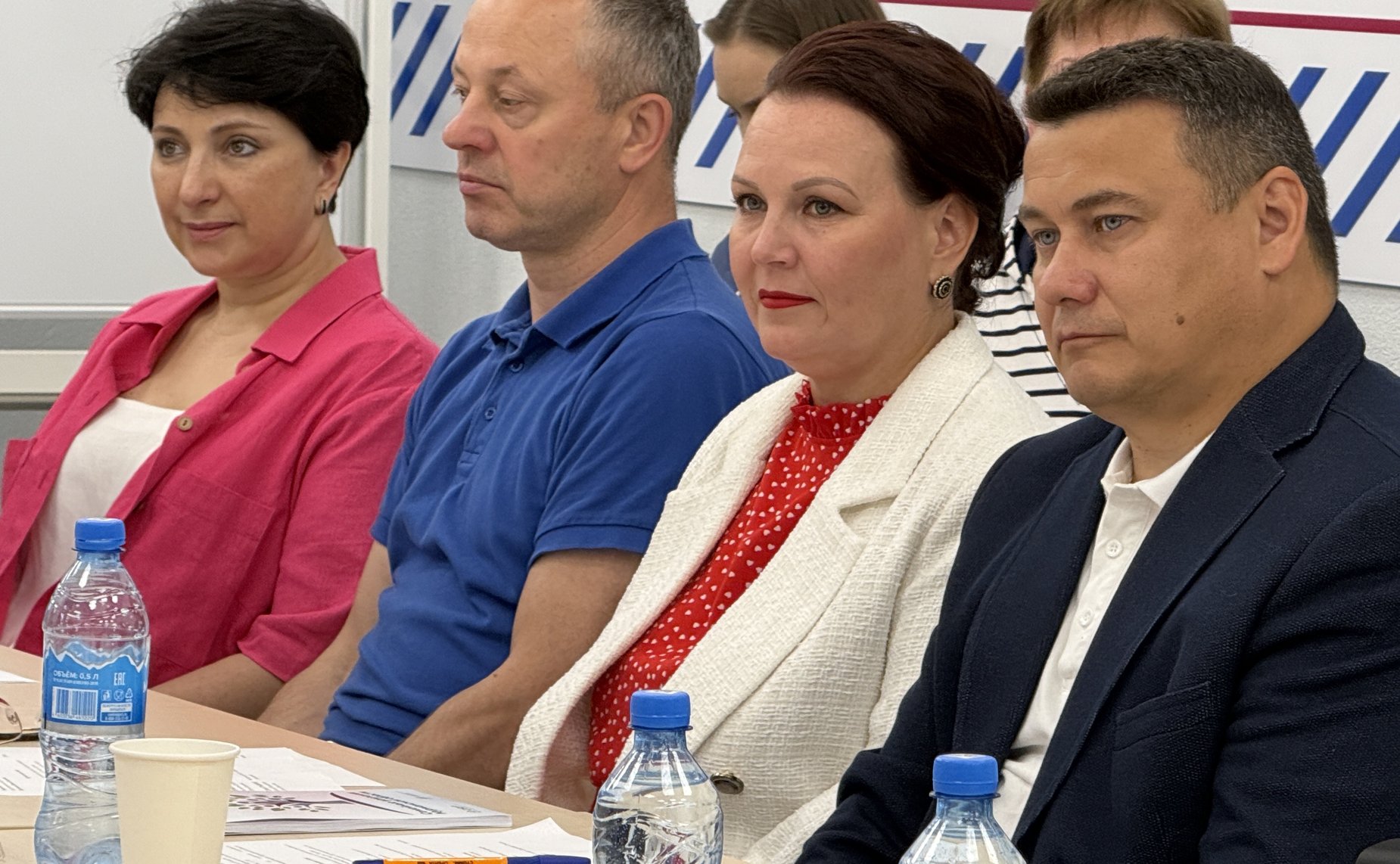Елена Дягилева провела встречу в Штабе общественной поддержки региона