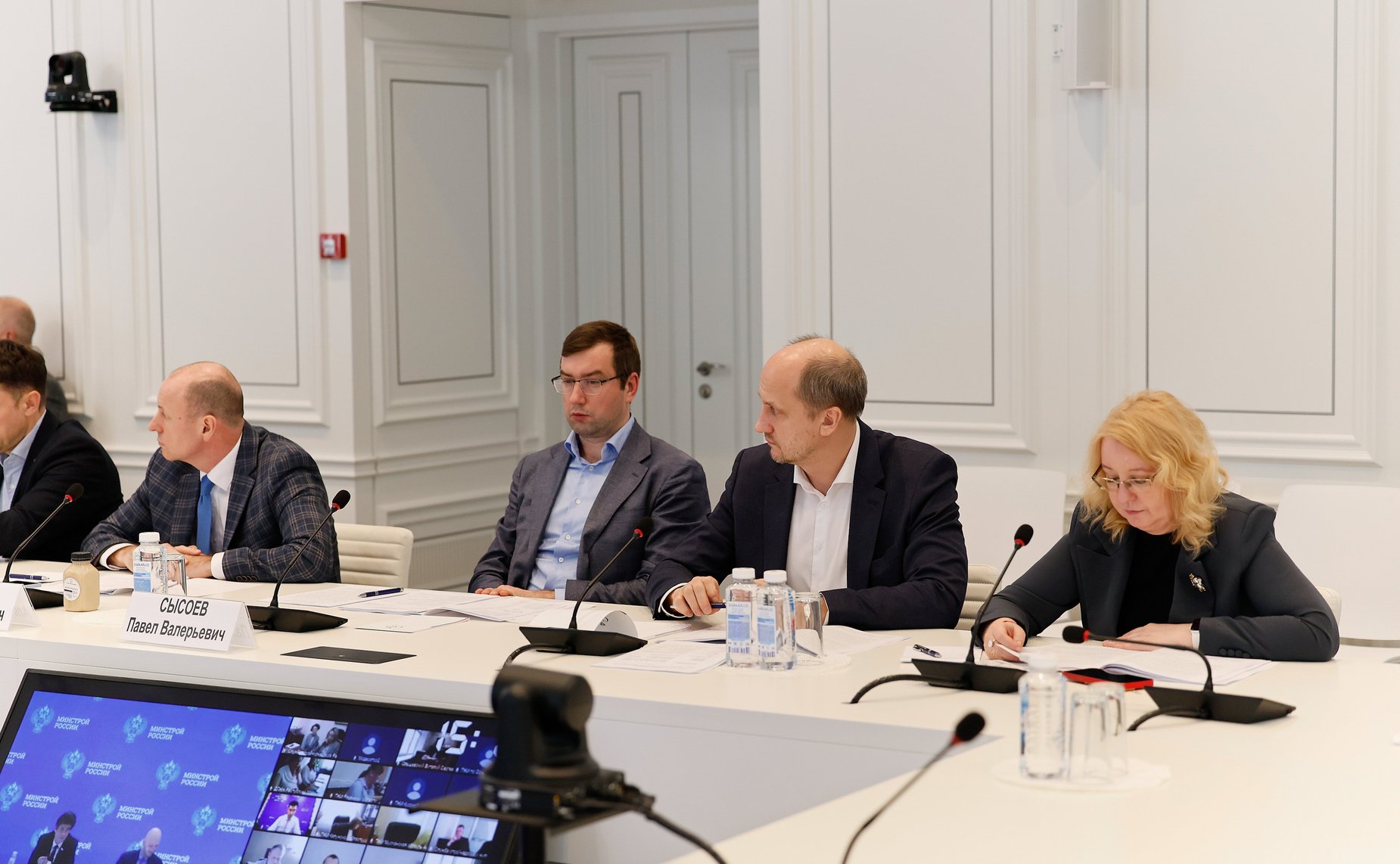 Круглый стол на тему «Совершенствование системы лицензирования деятельности по управлению многоквартирными домами»