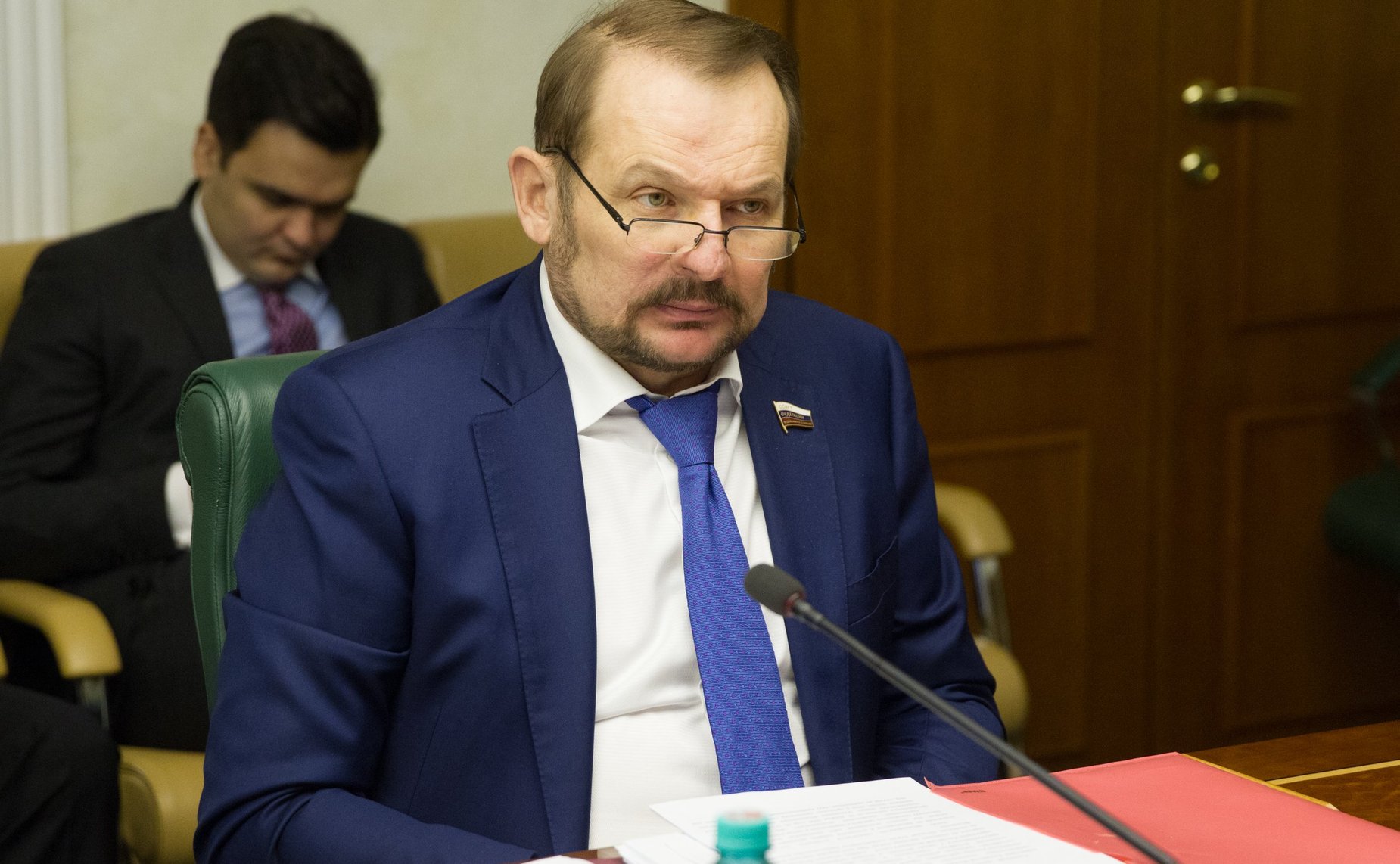 С. Белоусов