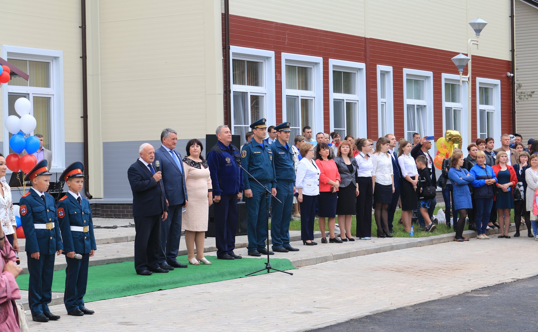 Торжественное построение в новом Образовательном центре – кадетской школе «Корабелы Прионежья» им. Героя России Ю.Л. Воробьева
