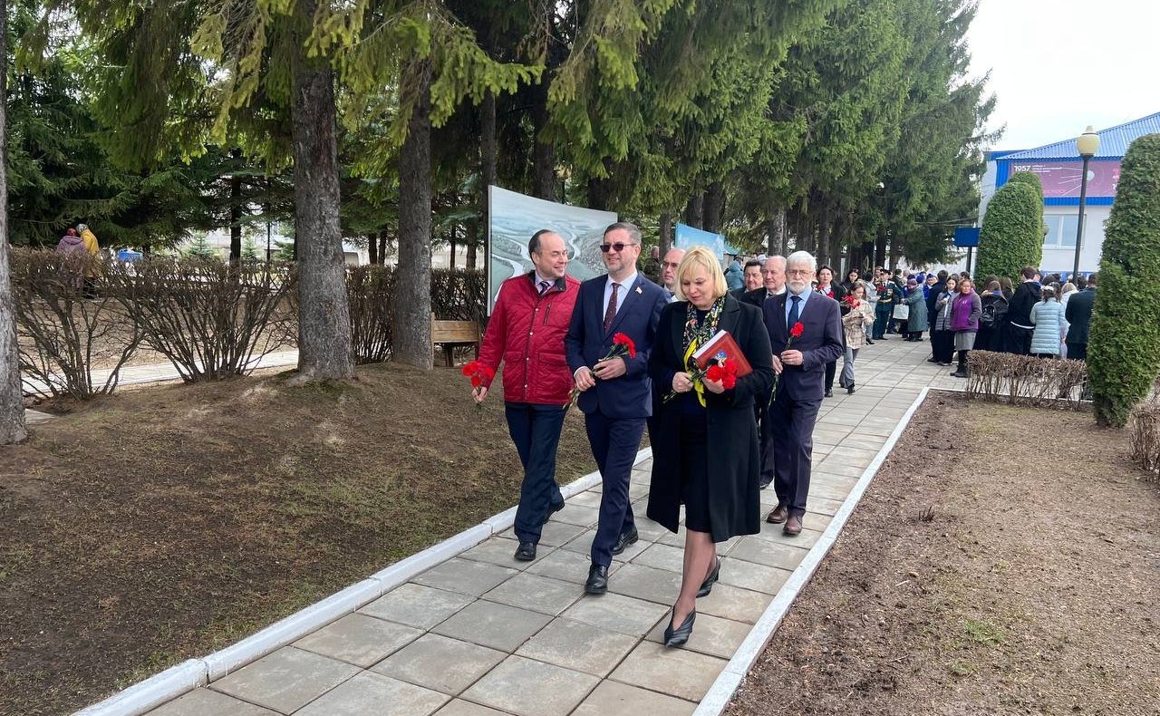Николай Владимиров открыл митинг, посвященный памяти дважды Героя Советского Союза, летчика-космонавта СССР Андрияна Николаева