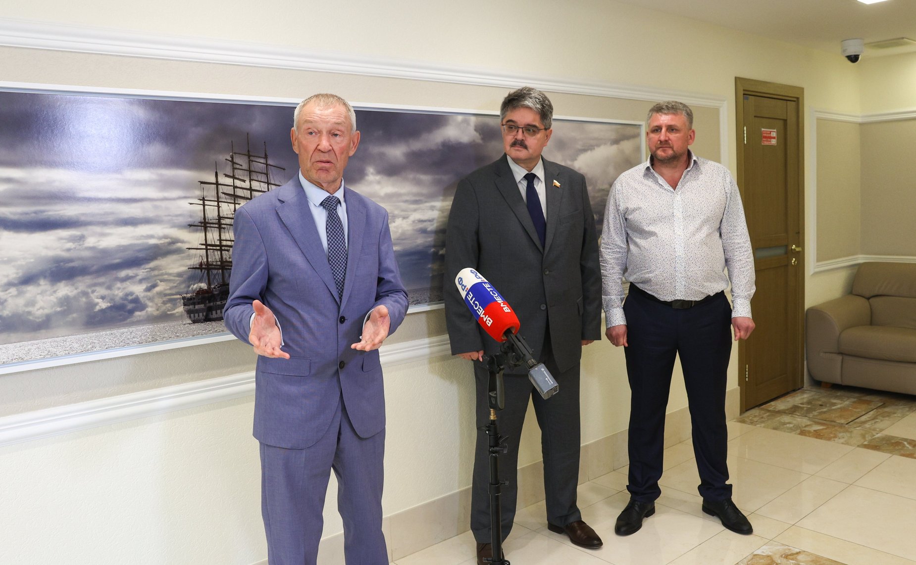 Открытие в Совете Федерации выставки творческих работ президента Международного союза художников-анималистов Сергея Ильинского-Акулова