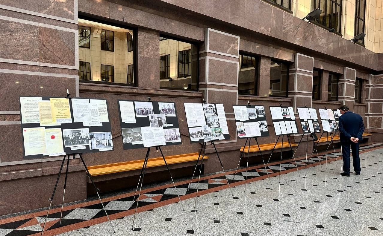 Лилия Гумерова приняла участие в открытии выставки, посвященной 75-летию дипломатических отношений России и Индонезии