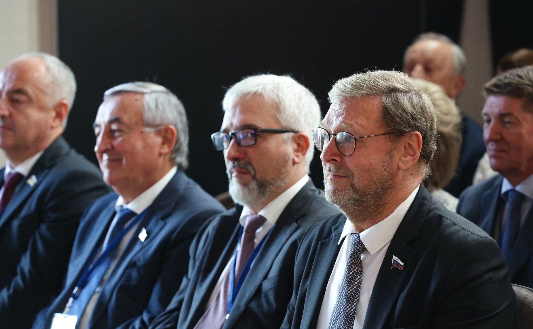 В рамках работы Х Парламентского форума «Историко-культурное наследие России» в Великом Новгороде Валентина Матвиенко посетила детскую общеобразовательную школу имени Г.Р. Державина и Дом музыки имени С.В. Рахманинова