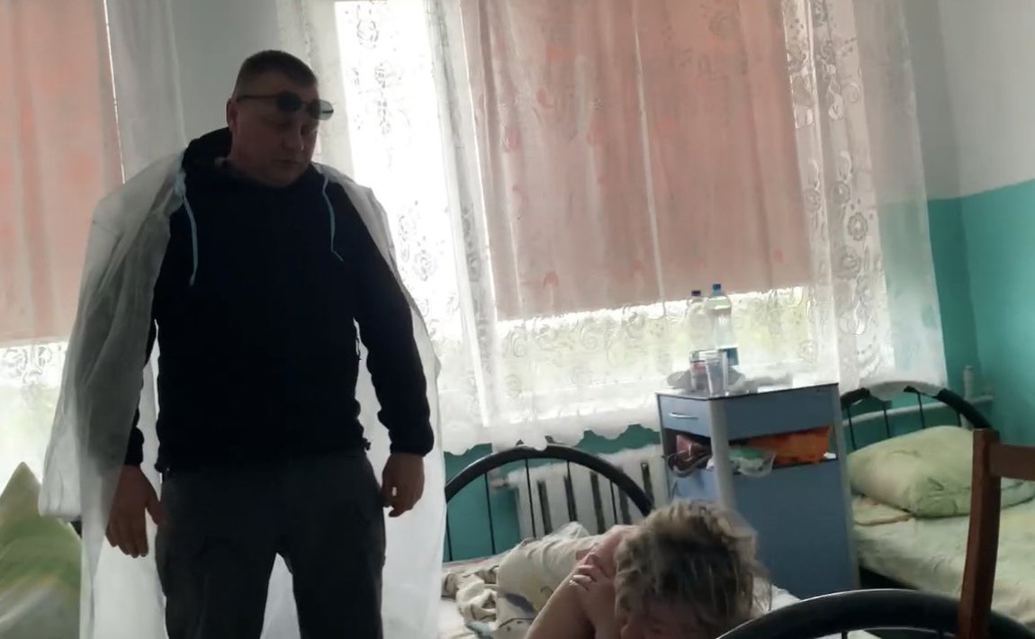 Игорь Кастюкевич посетил пострадавших в результате обстрела ВСУ села Нижние Серогозы