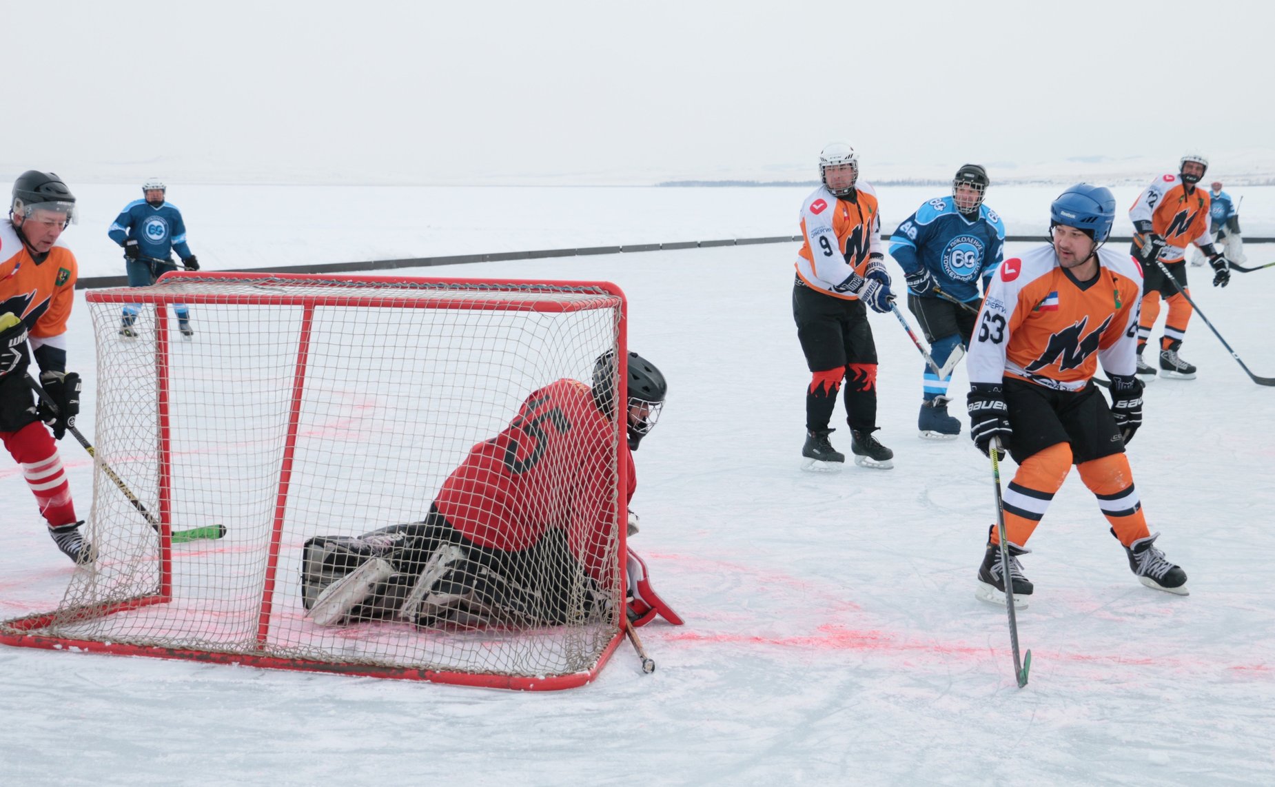 Открытие хоккейного турнира, который проводился на территории курорта «Озеро Шира»