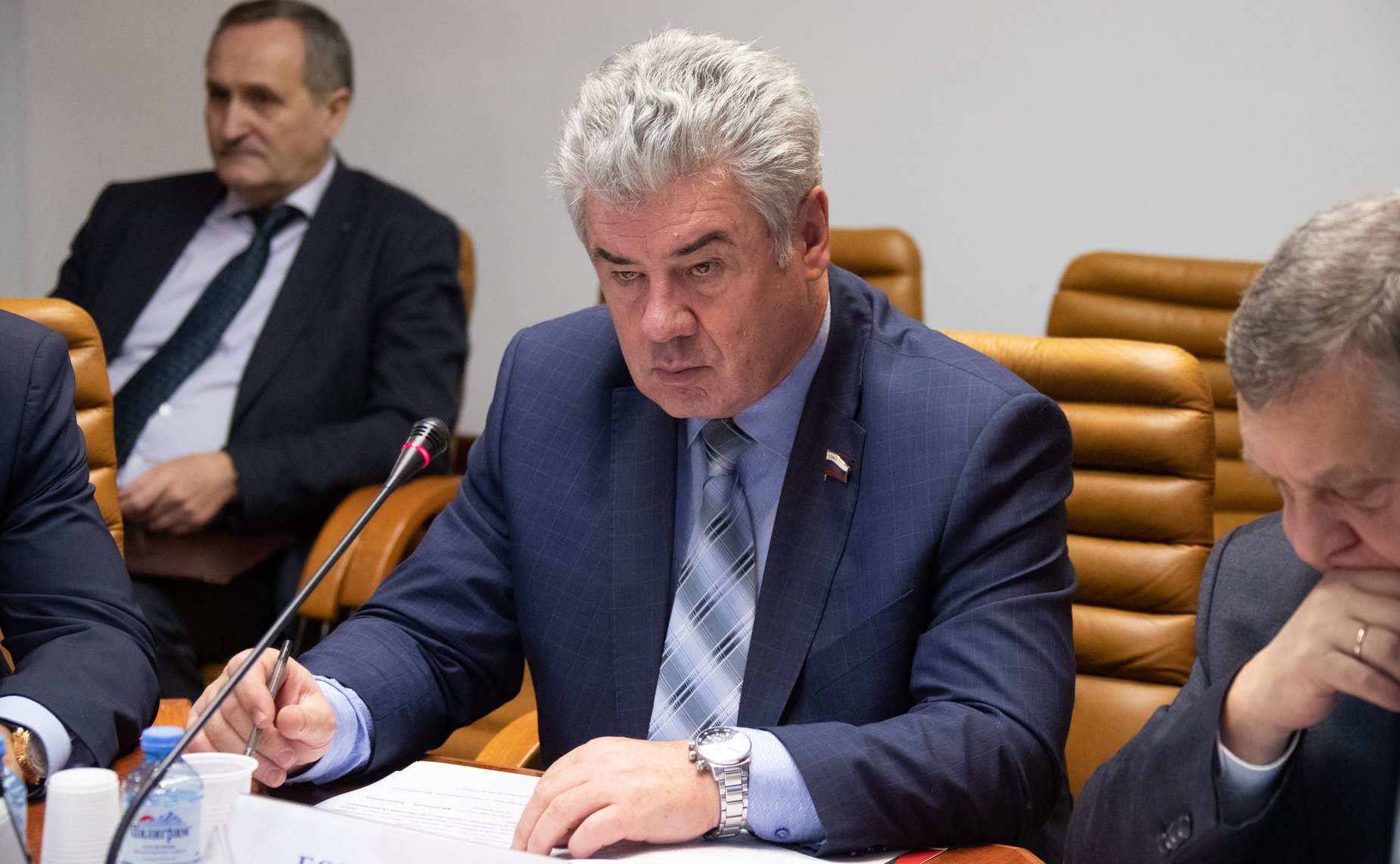 Виктор Бондарев