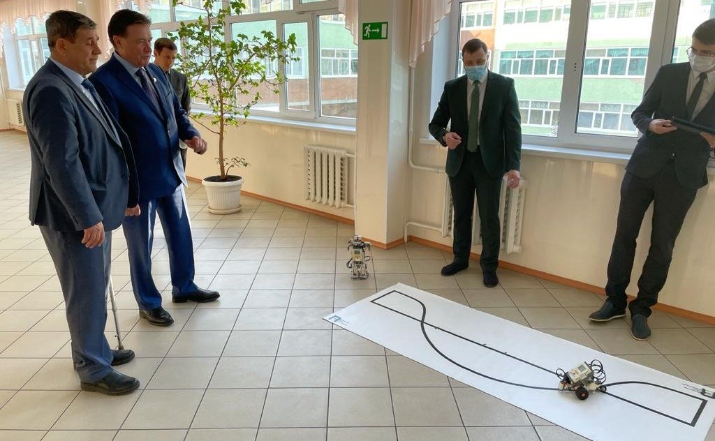 Сергей Рябухин посетил Авторский лицей в Ульяновске