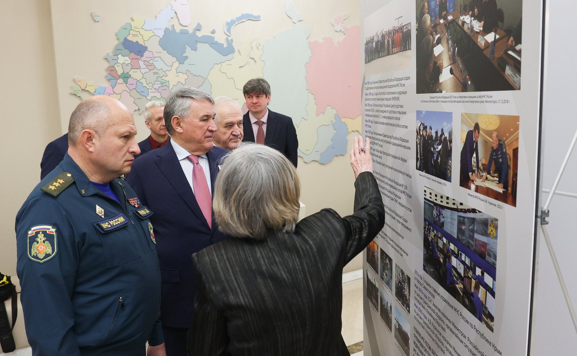 Открытие выставки «Служим Отечеству и МЧС России»