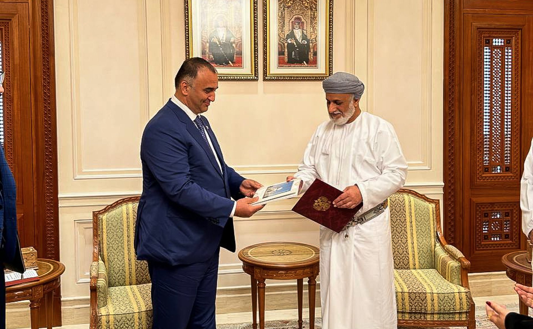 Встреча заместителя председателя Комитета СФ по социальной политике Мохмада Ахмадова с Председателем Государственного Совета Султаната Оман Шейхом Абдельмаликом Аль-Халили